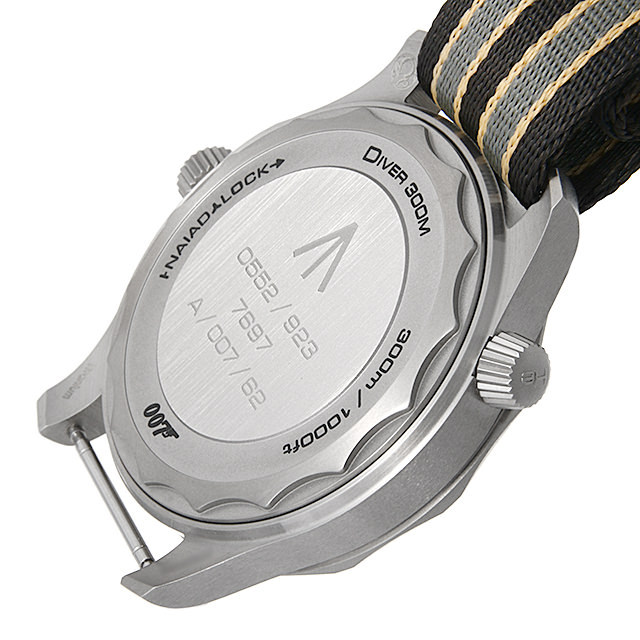オメガ シーマスター ダイバー300M コーアクシャル マスタークロノメーター 42MM 007エディション 210.92.42.20.01.001 未使用 メンズ