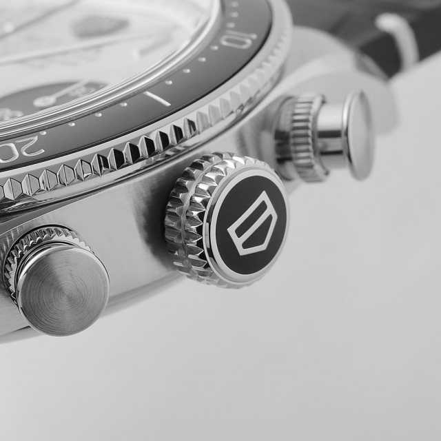 タグホイヤー オータヴィア 60周年アニバーサーリー フライバッククロノグラフ CBE511B.FC8279 未使用 メンズ